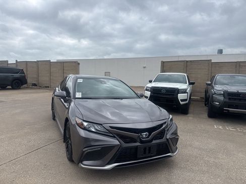 Used 2023 Toyota Camry XSE image 2