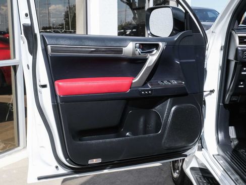 Used 2021 Lexus GX 460 Premium w/ Premium Package AWD/4WD image 34