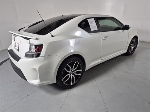 Used 2016 Scion tC Base image 4