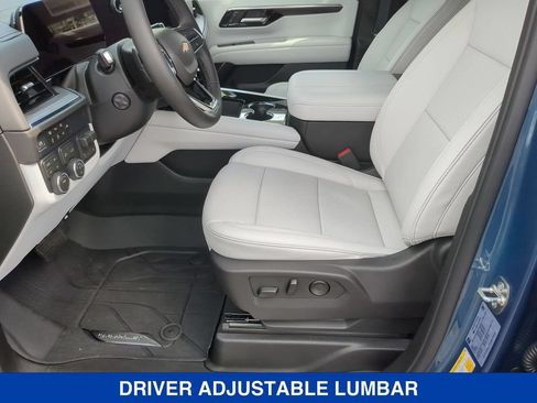 New 2026 Chevrolet Suburban Premier w/ Sun And Tow Package AWD/4WD image 16
