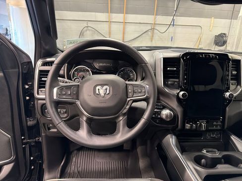 Used 2024 RAM 1500 Laramie AWD/4WD image 6