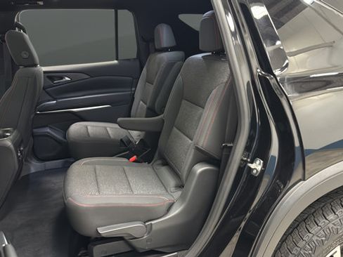 Used 2024 Chevrolet Traverse Z71 AWD/4WD image 23
