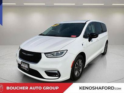 Used 2024 Chrysler Pacifica Limited