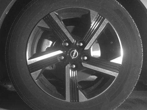 Used 2025 Nissan Sentra SV FWD image 12