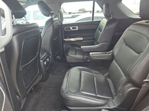Used 2020 Ford Explorer XLT w/ Equipment Group 202A image 16