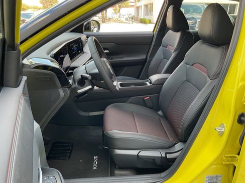 New 2026 Nissan Kicks SR image 13