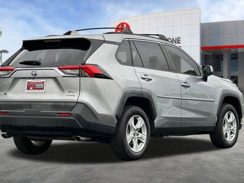Certified 2020 Toyota RAV4 XLE image 4