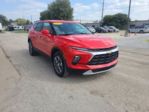 Used 2023 Chevrolet Blazer LT image 4