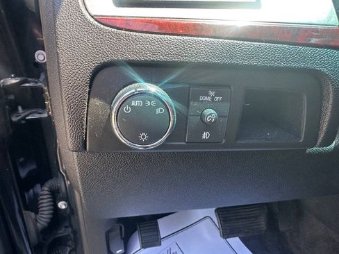 Used 2009 Cadillac Escalade AWD image 22