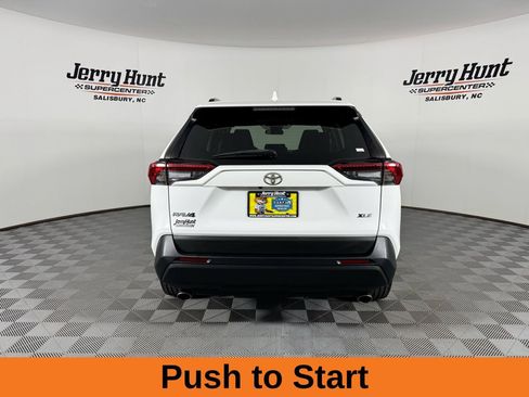 Used 2020 Toyota RAV4 XLE Premium image 8