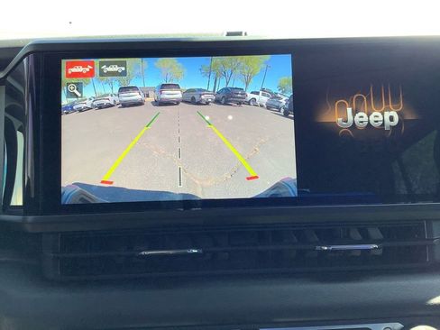 Used 2024 Jeep Gladiator Rubicon w/ Technology Group AWD/4WD image 26