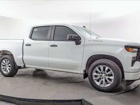 Used 2022 Chevrolet Silverado 1500 Custom RWD image 11