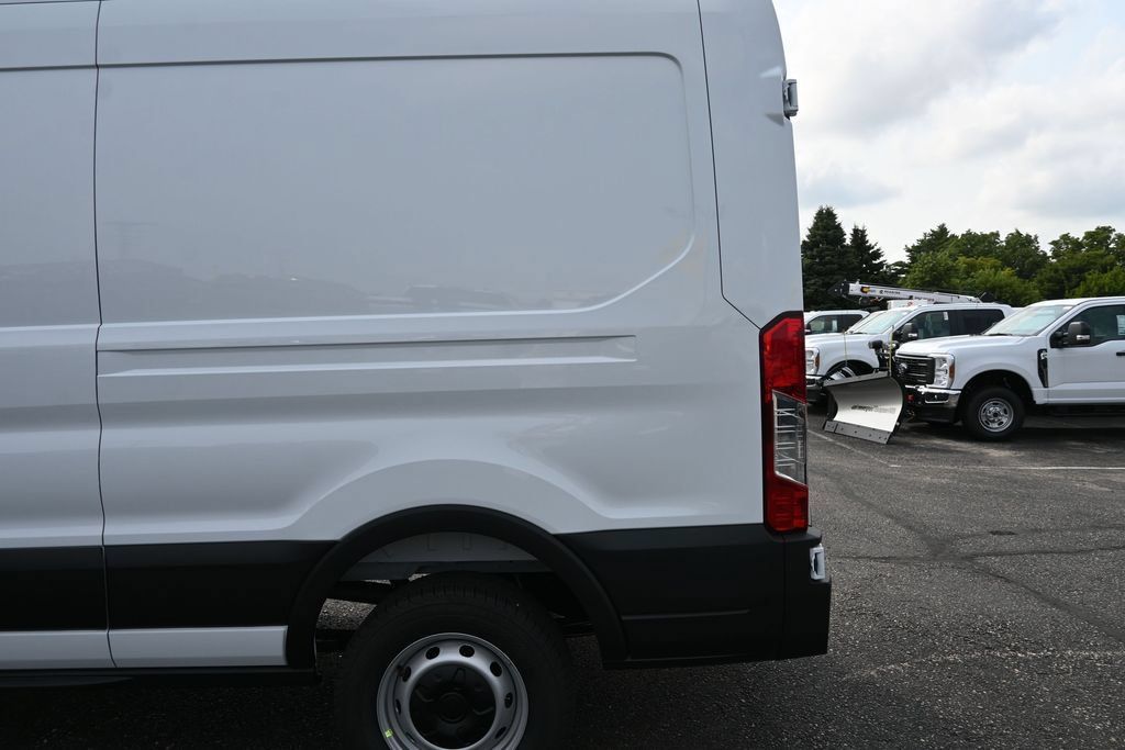 New 2026 Ford Transit 150 148 Medium Roof w/ Load Area Protection Package RWD image 41