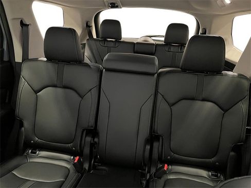 New 2025 Honda Pilot Touring image 31