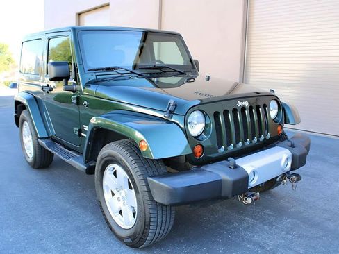 Used 2011 Jeep Wrangler Sahara w/ Connectivity Group AWD/4WD image 27