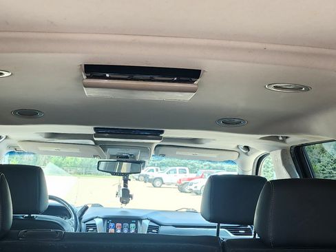 Used 2018 Chevrolet Suburban LT AWD/4WD image 6