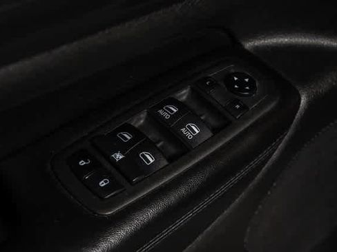 Used 2021 Jeep Grand Cherokee Laredo X image 22