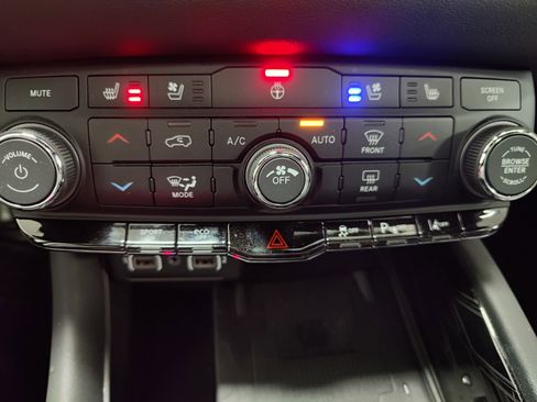 Used 2024 Dodge Durango Citadel image 26