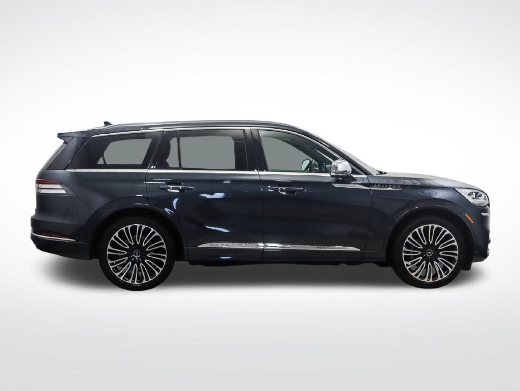 Used 2022 Lincoln Aviator Black Label w/ Class IV Trailer Tow Package AWD/4WD image 6