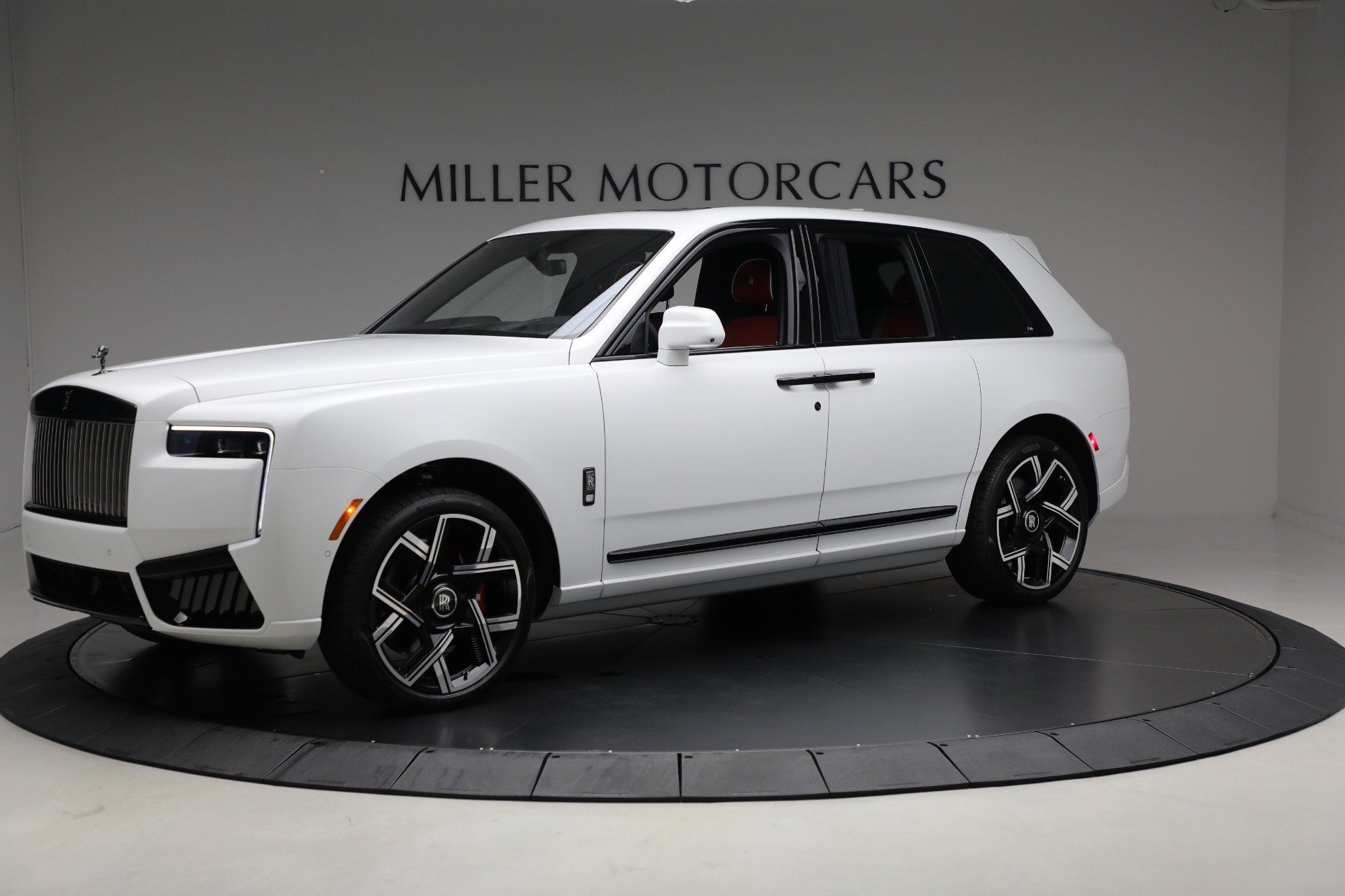 Certified 2025 Rolls-Royce Cullinan Black Badge AWD/4WD image 5