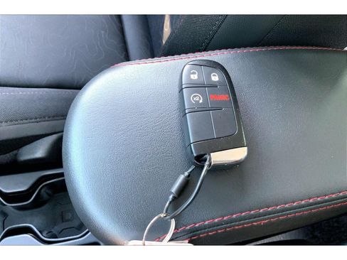 Used 2023 Jeep Renegade Trailhawk AWD/4WD image 12