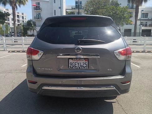 Used 2015 Nissan Pathfinder SL FWD image 7