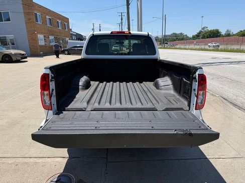 Used 2019 Nissan Frontier S RWD image 12