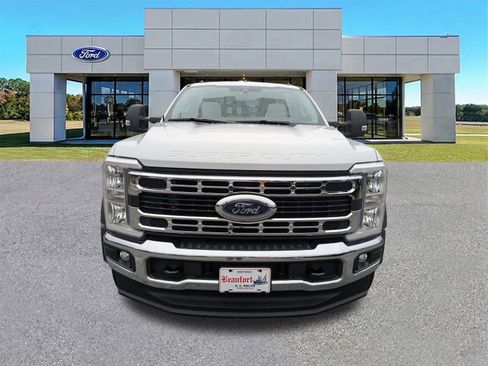 New 2025 Ford F550 4x4 Regular Cab Super Duty image 9