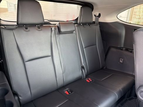 Used 2024 Toyota Highlander Platinum image 41