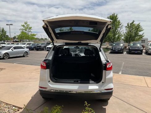 Used 2018 Chevrolet Equinox Premier AWD/4WD image 19