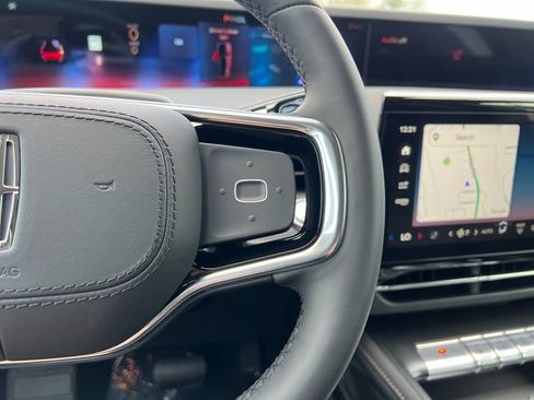 New 2026 Lincoln Nautilus Premier AWD/4WD image 9