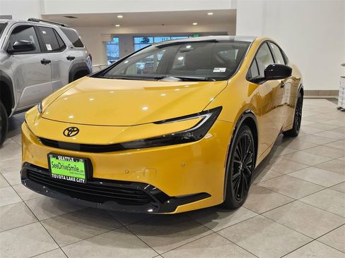 New 2026 Toyota Prius Plug-In Hybrid image 3