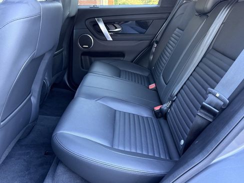 Used 2025 Land Rover Discovery Sport S image 31