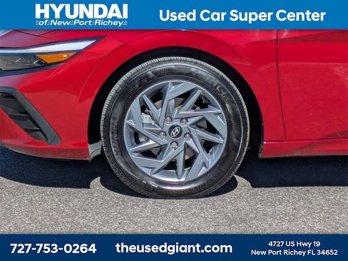 Certified 2024 Hyundai Elantra Blue image 10