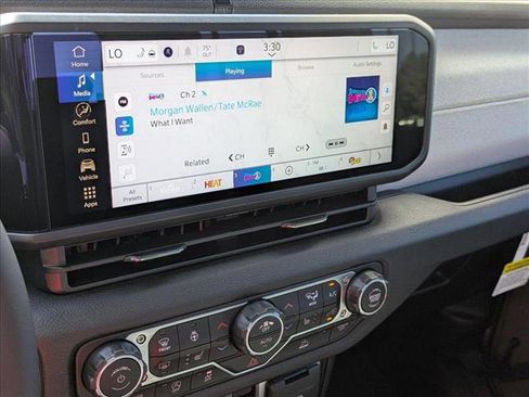 New 2025 Jeep Gladiator Sport image 12