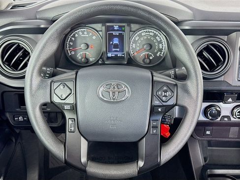 Used 2018 Toyota Tacoma SR image 33