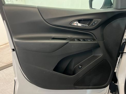 Used 2024 Chevrolet Equinox LT AWD/4WD image 15
