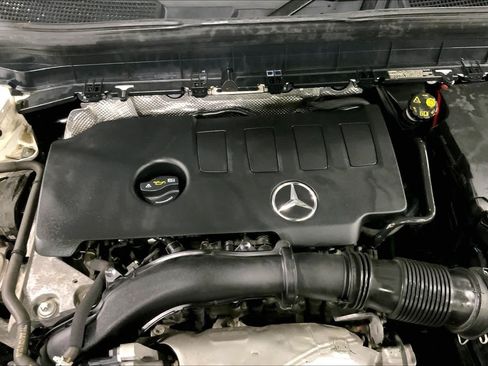 Used 2020 Mercedes-Benz GLB 250 4MATIC image 32