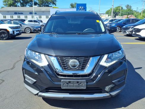 Used 2018 Nissan Rogue SV AWD/4WD image 2