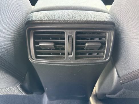 Used 2019 Nissan Rogue SV AWD/4WD image 21