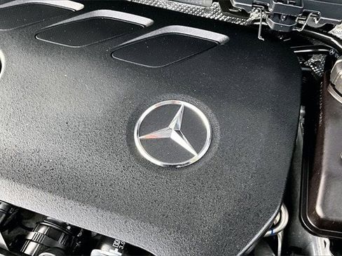 Certified 2025 Mercedes-Benz GLA 250 4MATIC image 34