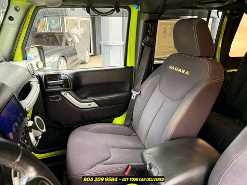 Used 2013 Jeep Wrangler Unlimited Sahara w/ Dual Top Group AWD/4WD image 21