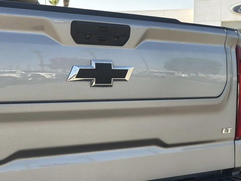 Used 2025 Chevrolet Silverado 1500 LT w/ Leather Package AWD/4WD image 8