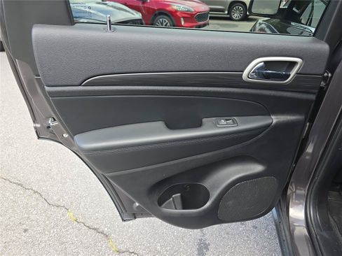 Used 2021 Jeep Grand Cherokee Laredo RWD image 13