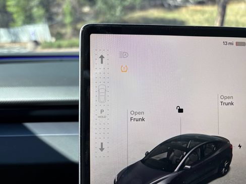 Used 2025 Tesla Model 3 Performance AWD/4WD image 18