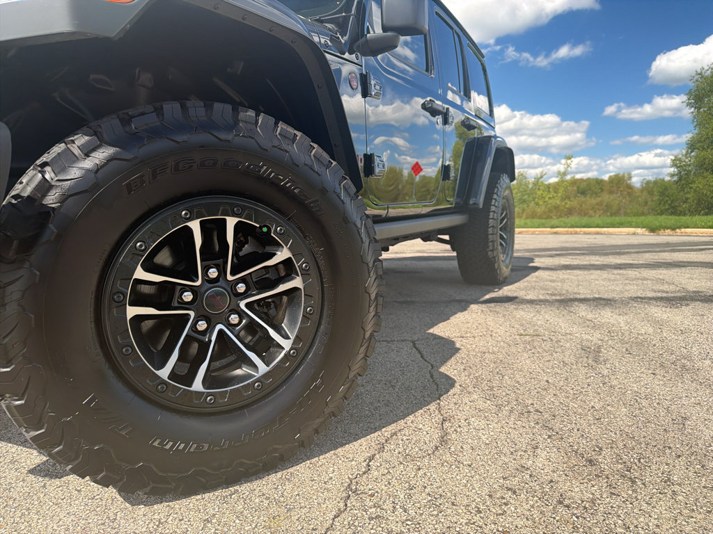 Used 2025 Jeep Wrangler Unlimited Rubicon AWD/4WD image 9