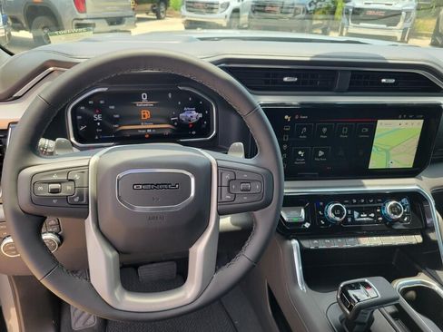 New 2026 GMC Sierra 1500 Denali w/ Denali Reserve Package AWD/4WD image 17