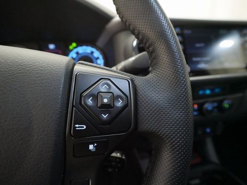 Used 2023 Toyota Tacoma TRD Sport image 18