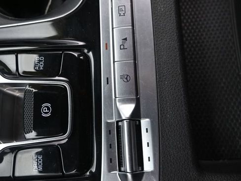 Used 2024 Kia Carnival SX Prestige FWD image 31