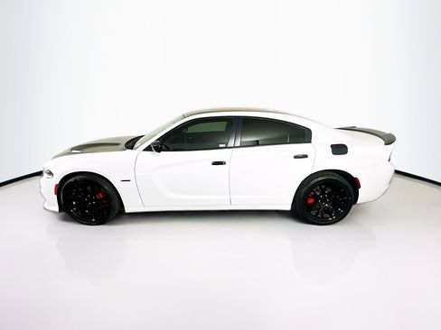 Used 2018 Dodge Charger R/T w/ Blacktop Package image 4
